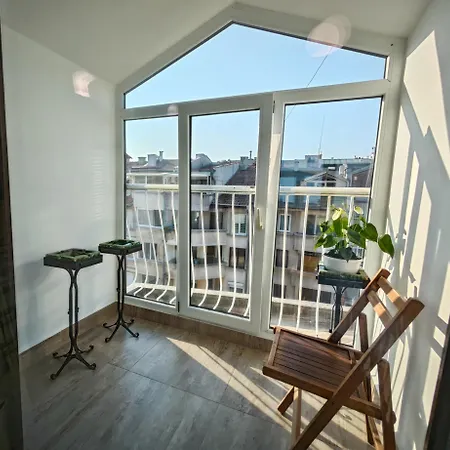 уютная рядом с центром бургаса Burgas Stad