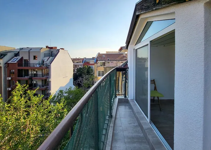 уютная рядом с центром бургаса * ブルガス