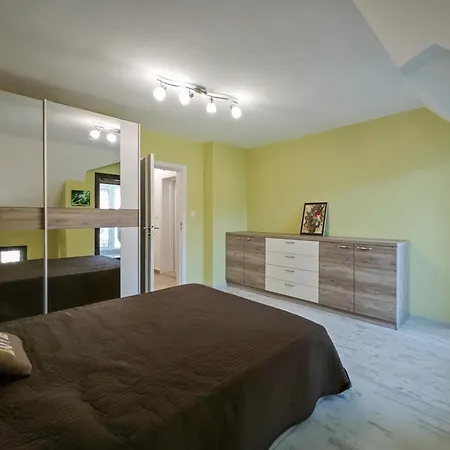 Apartman уютная рядом с центром бургаса Burgasz